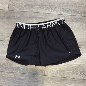 XS147 Under Armour Black Athletic Shorts Lightweight Moisture-Wicking